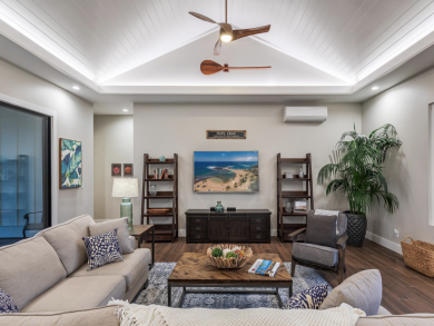 Kauai Luxury At Its Finest Walk to Beaches Six Bedrooms